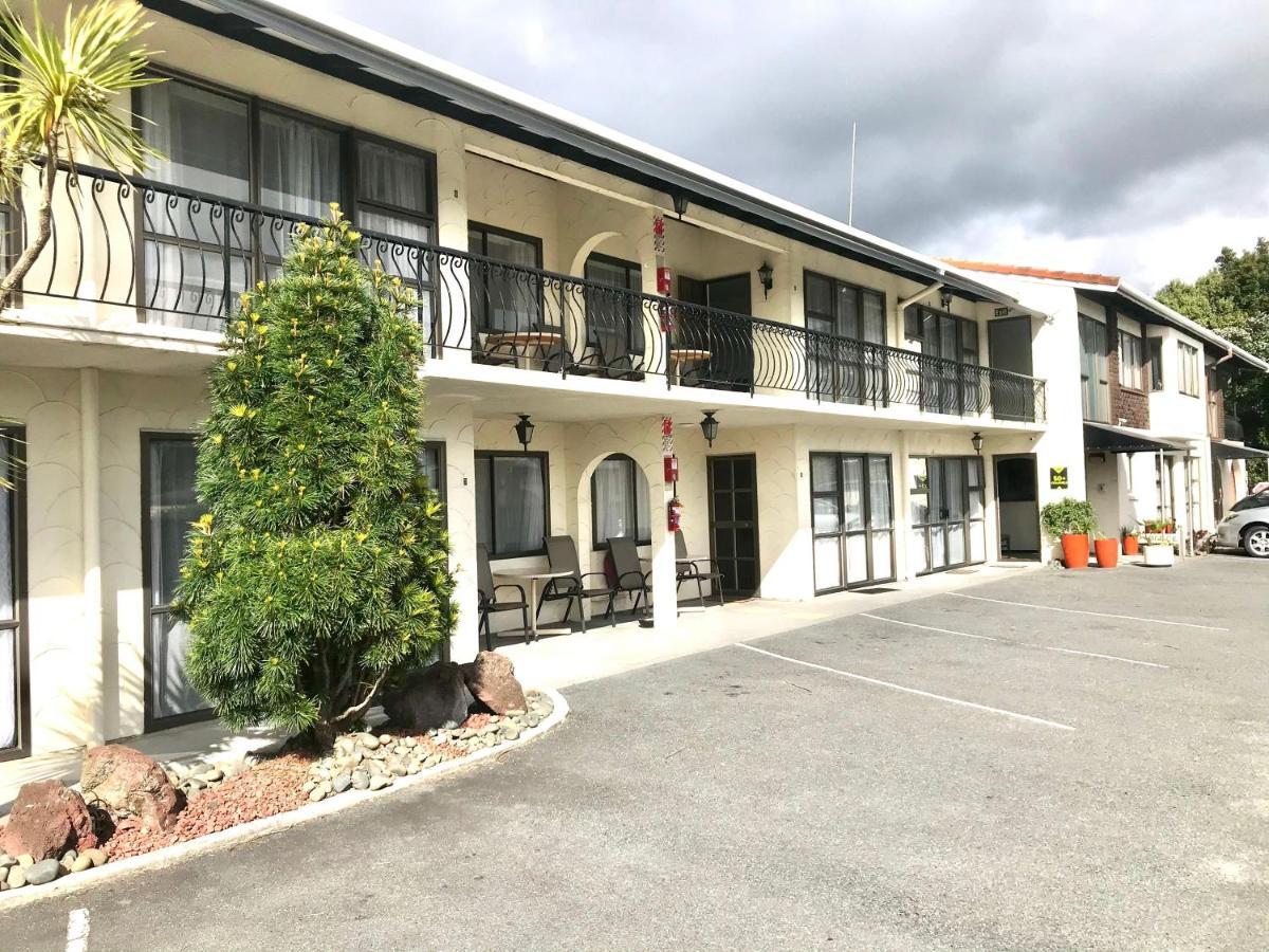 Motel Villa Del Rio Whangarei Buitenkant foto