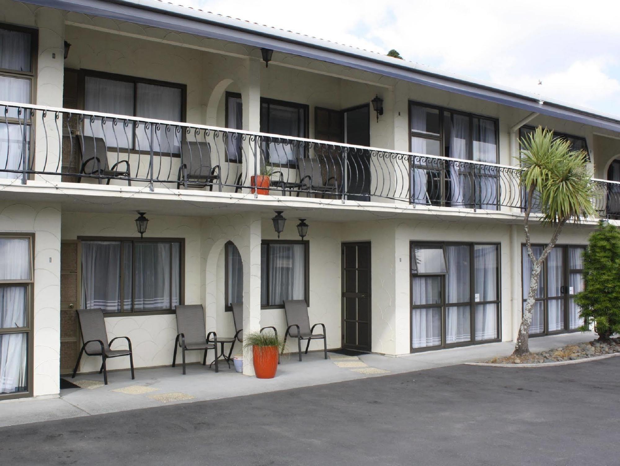 Motel Villa Del Rio Whangarei Buitenkant foto